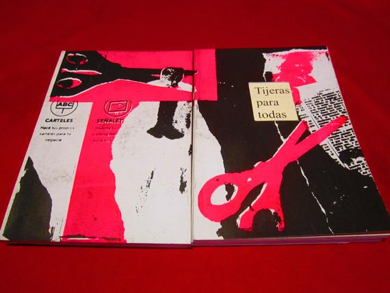 Es una serigrafia con fucsia fluor y negro que muestra una tijera cortando un fragmento del genesis de la biblia tambien se ve una miliciana de la guerra civil española.