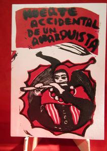 La portada es una xilografia en rojo y negro que, bajo el titulo, muestra une arlequin tocando una flauta.